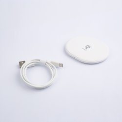DELTACO QI-1039 Tr�dl�s Qi-oplader 10 W &ndash; Hvid