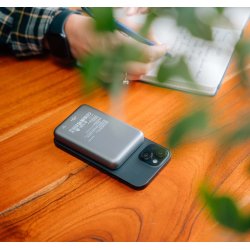 Power bank 5000 mAh, USB-C 20W, Trdls ladning 15W, Sort