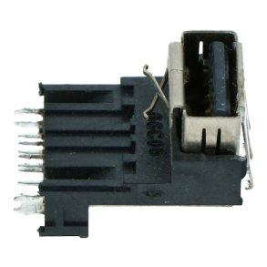 PS4 Slim (2000), USB port